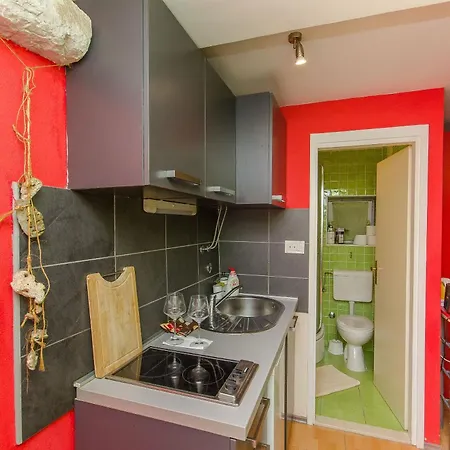 Apartment Urban Stone Escape
