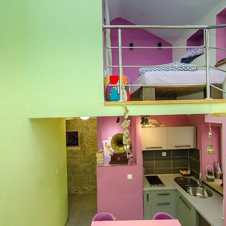 Urban Stone Escape Apartment *